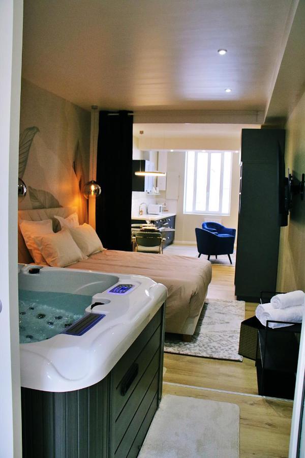 Apartment Luxueux Avec Jacuzzi Privatif Roanne