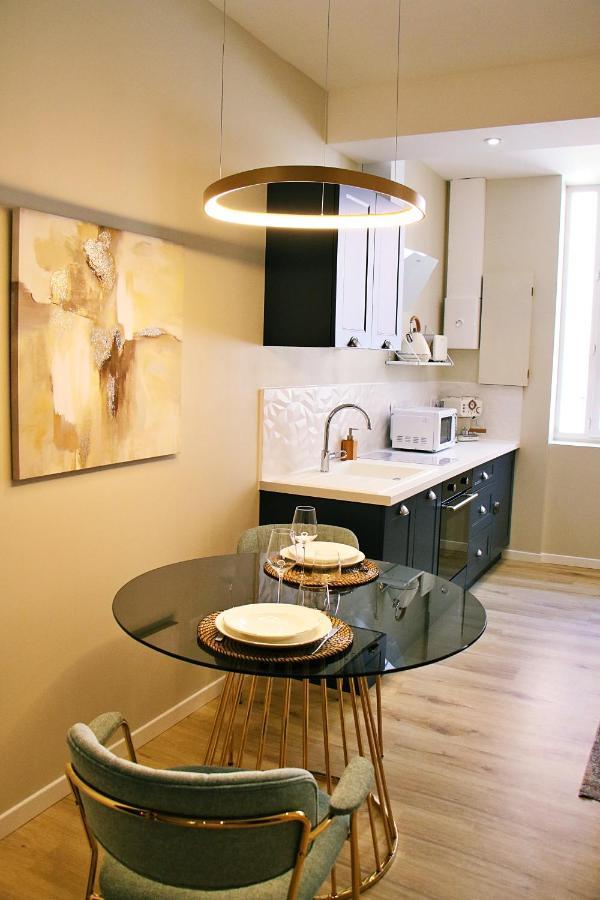 Luxueux Avec Jacuzzi Privatif Apartment Roanne
